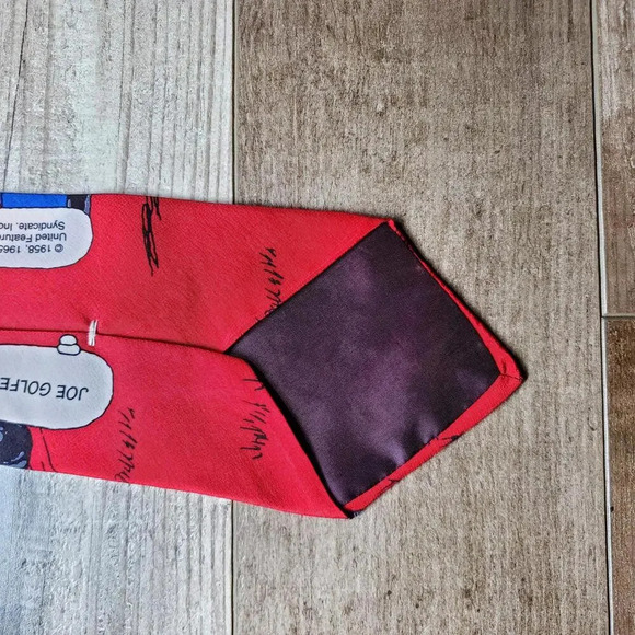 SNOOPY GOLFER Peanuts Cartoon Golf Men’s Burgundy Red Neck Tie 100% Silk - Picture 6 of 7